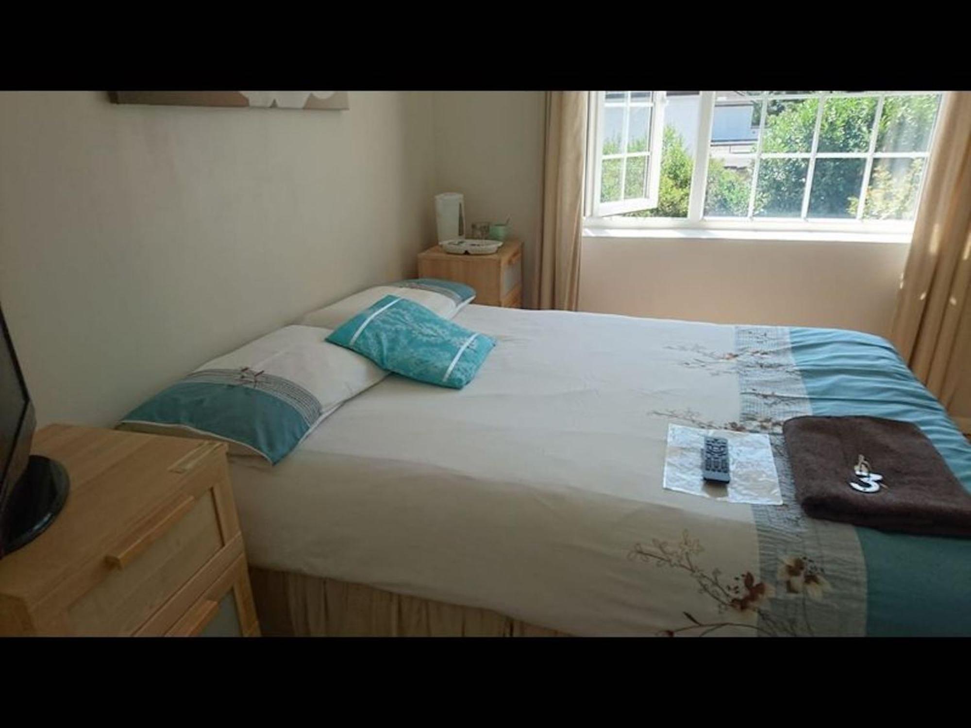In Guest - En Shower Double With 1 Double Deyr Guest house Hayes (Greater London)