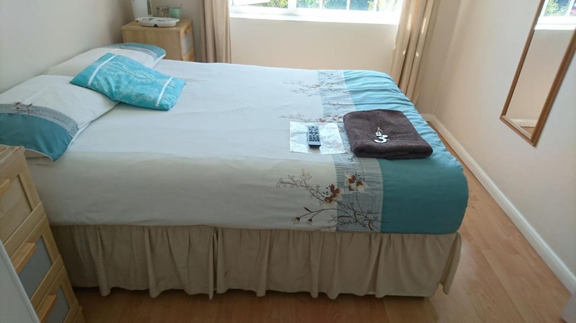 In Guest - En Shower Double With 1 Double Deyr * Hayes (Greater London)